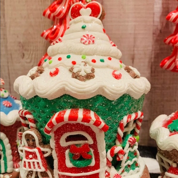 Illuminated Gingerbread Waffle Candy Cupcake House - Picture 2 of 8